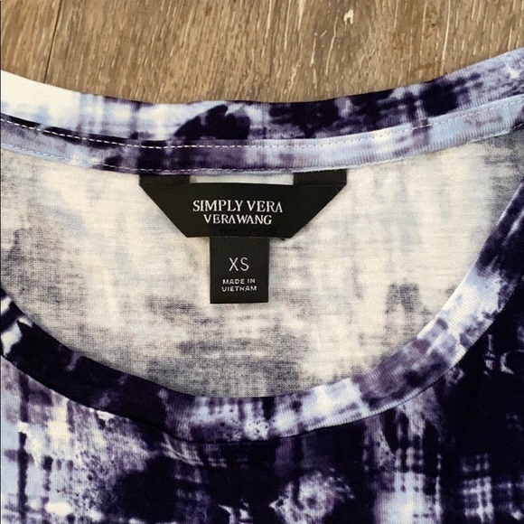 Simply Vera Vera Wong Women’s size XS tee shirt - Picture 3 of 3